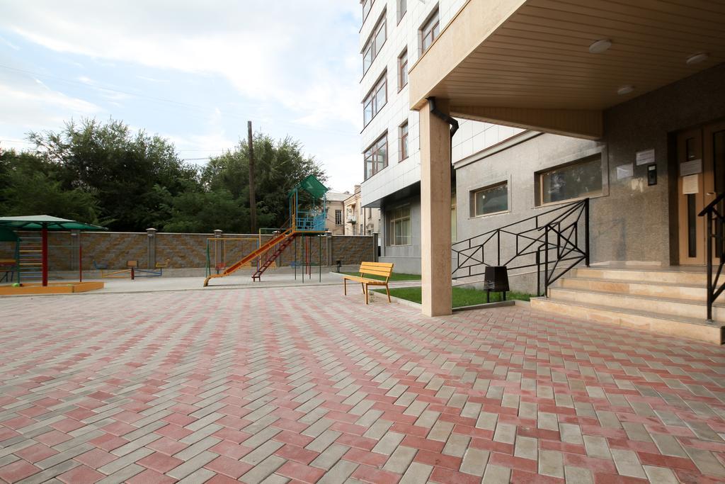 Oscar'S Apartments Bişkek Dış mekan fotoğraf